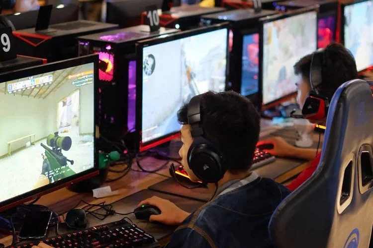 Tips dan Strategi Menjadi Gamer Profesional di Indonesia